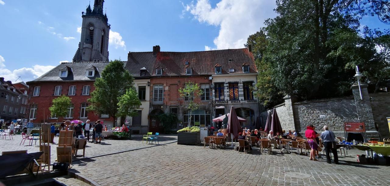 Appartement Spacieux & Calme Avec Vue Sur L'Escaut Турне Екстериор снимка